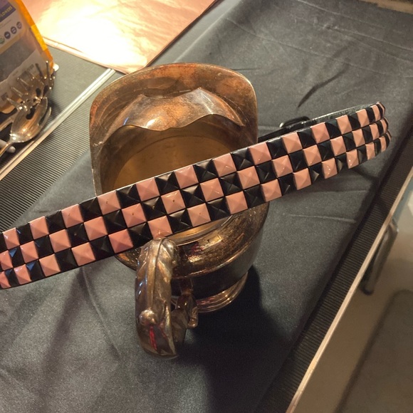 Pink & Black Checkerboard pattern on black leather Sz 42   47” length 1.5” Wide - Picture 2 of 8